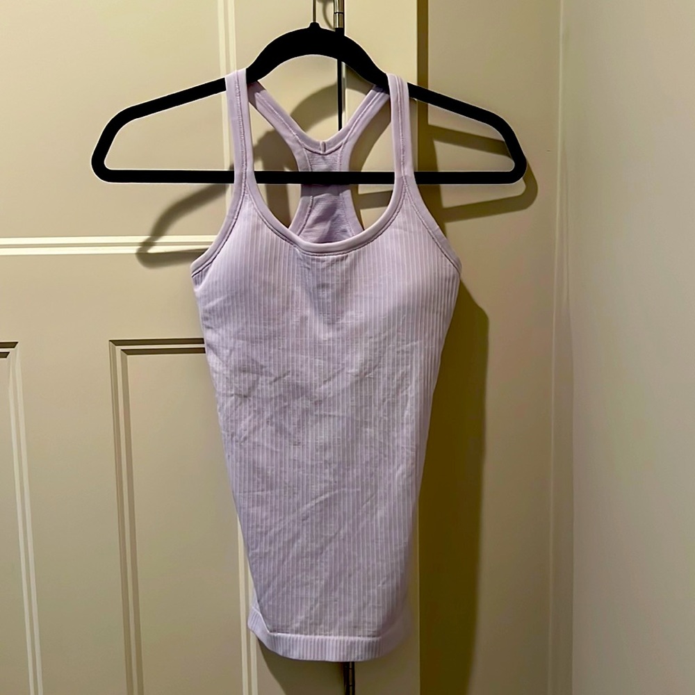 Lululemon tank size 4 in lilac with built in bra